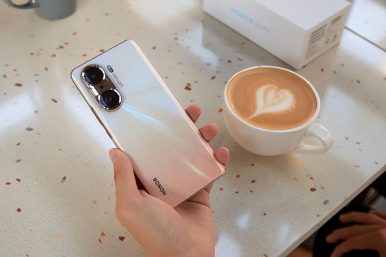 荣耀手机推荐哪款性价比高一点,荣耀近期手机推荐哪款好用又便宜