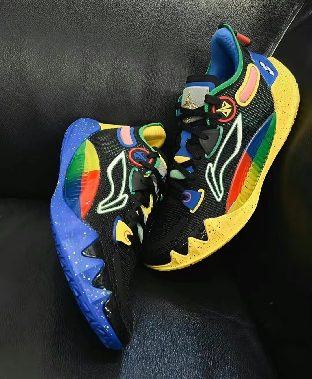 李宁超轻2022v2元年,李宁今年的新球鞋