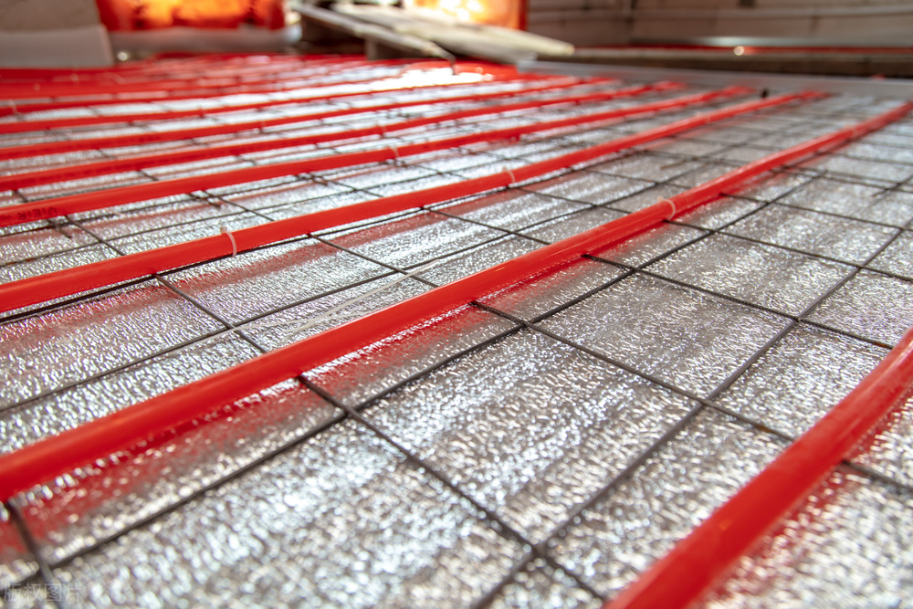 空气源地暖和燃气地暖的优缺点,干地暖和湿地暖的优缺点