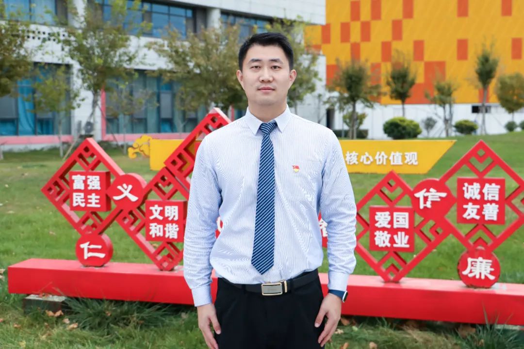 深耕“求真”教育，彰显先锋力量——品牌*党**员张新强