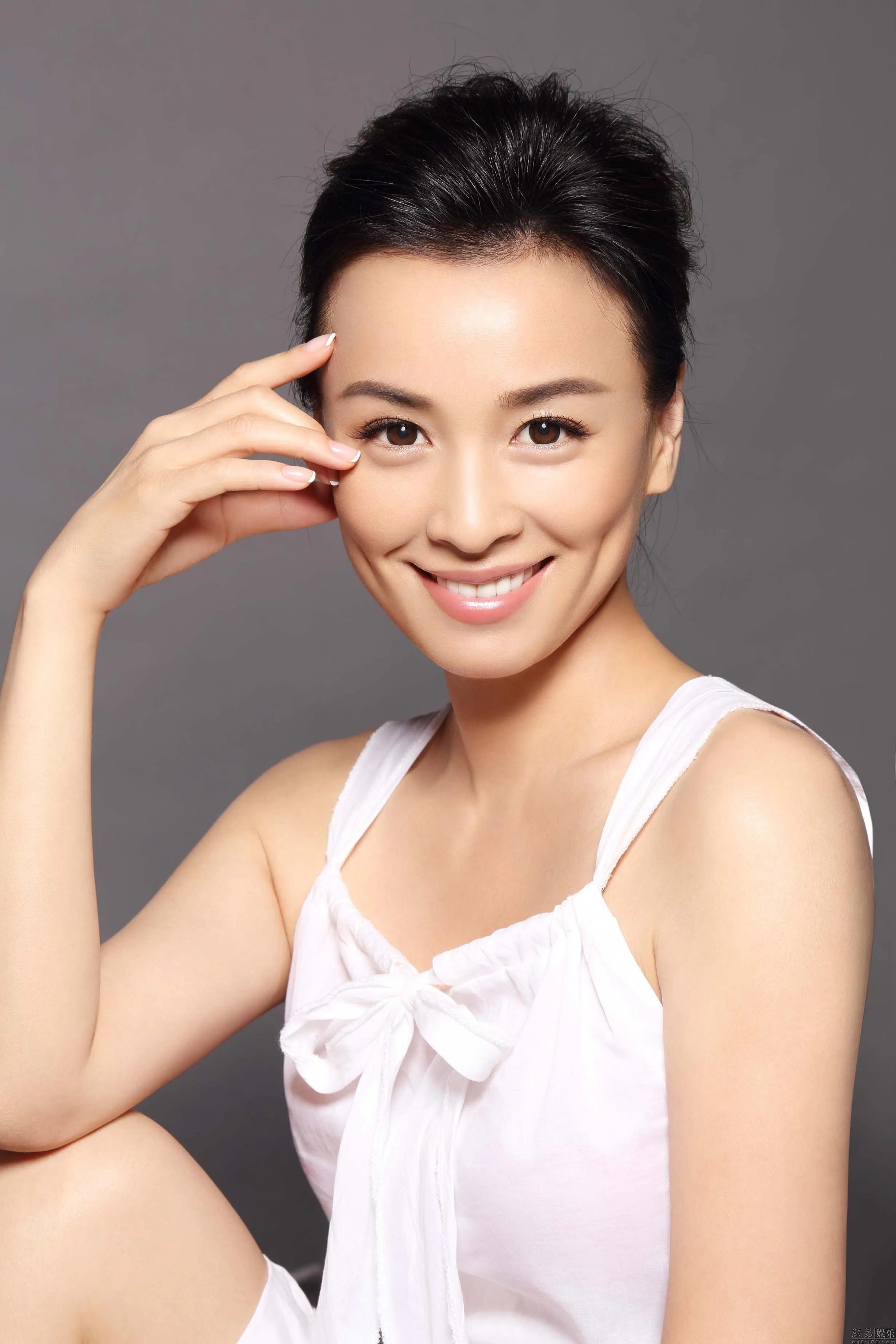 张庭夫妇搞传销，三年半收入近百亿，TST被罚2100万