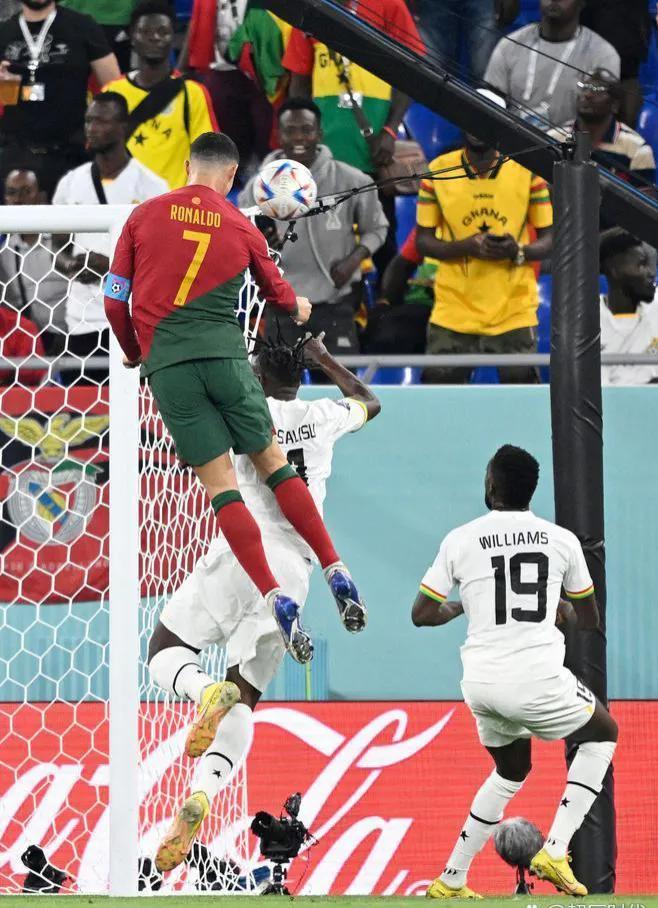 fifa足球世界绝代双骄梅西c罗,绝代双骄梅西c罗完整版