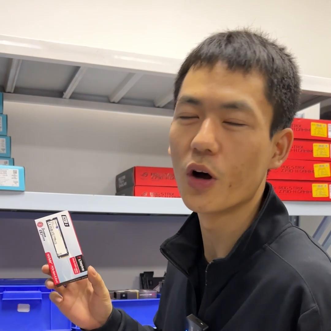 终于买了人生第一台电脑,三十岁终于全款买下了第一台电脑