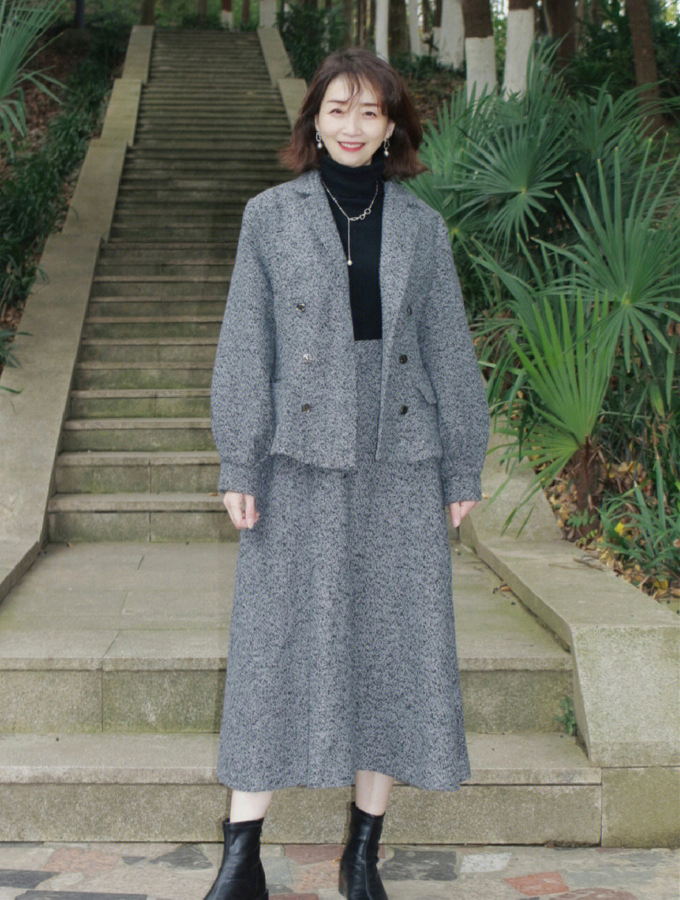 上了年纪女人四种裙子不建议穿,女人上了年纪尽量少穿四种外套