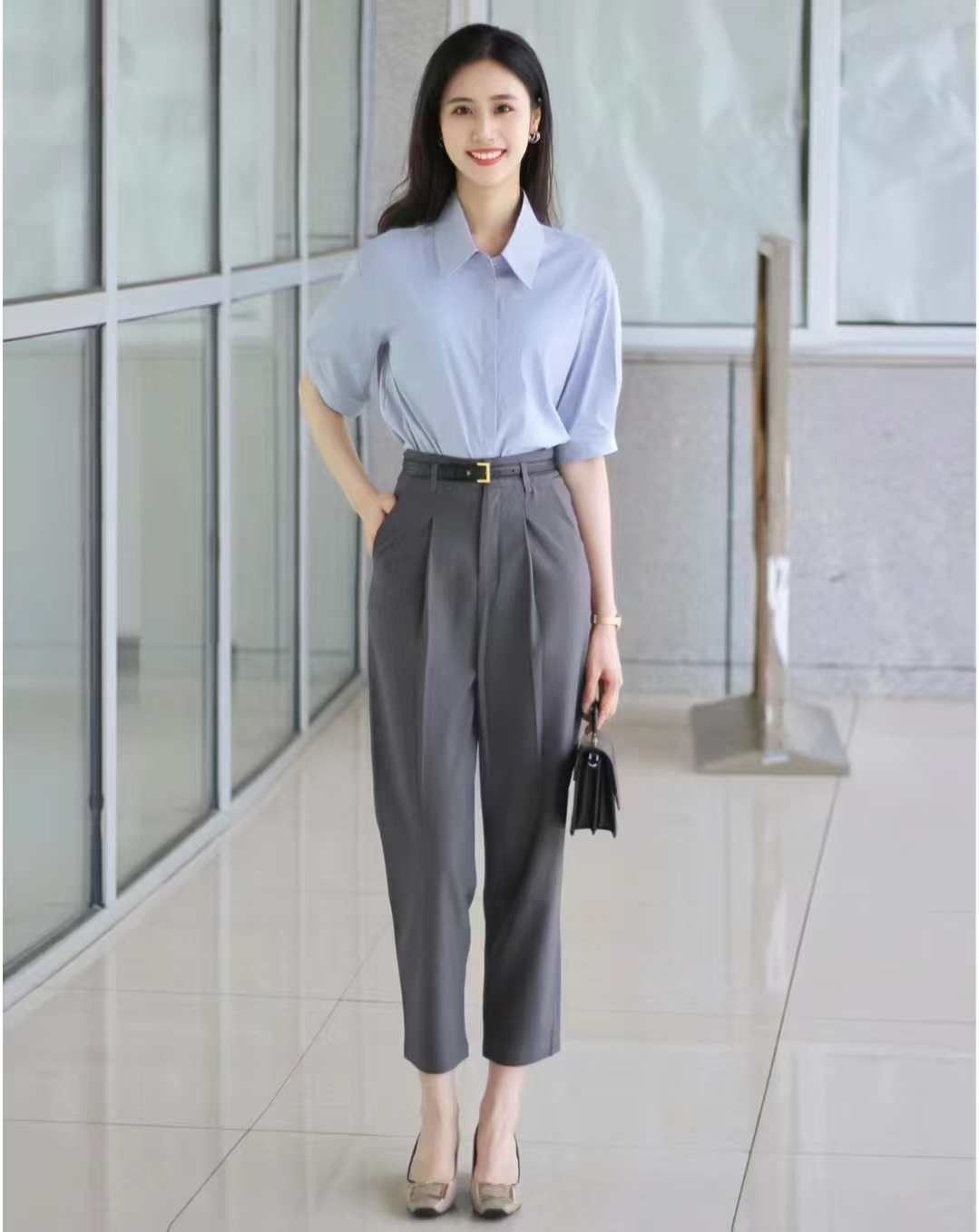 有垂感的灰裤子怎么搭配,有垂感的灰色裤子怎样搭配