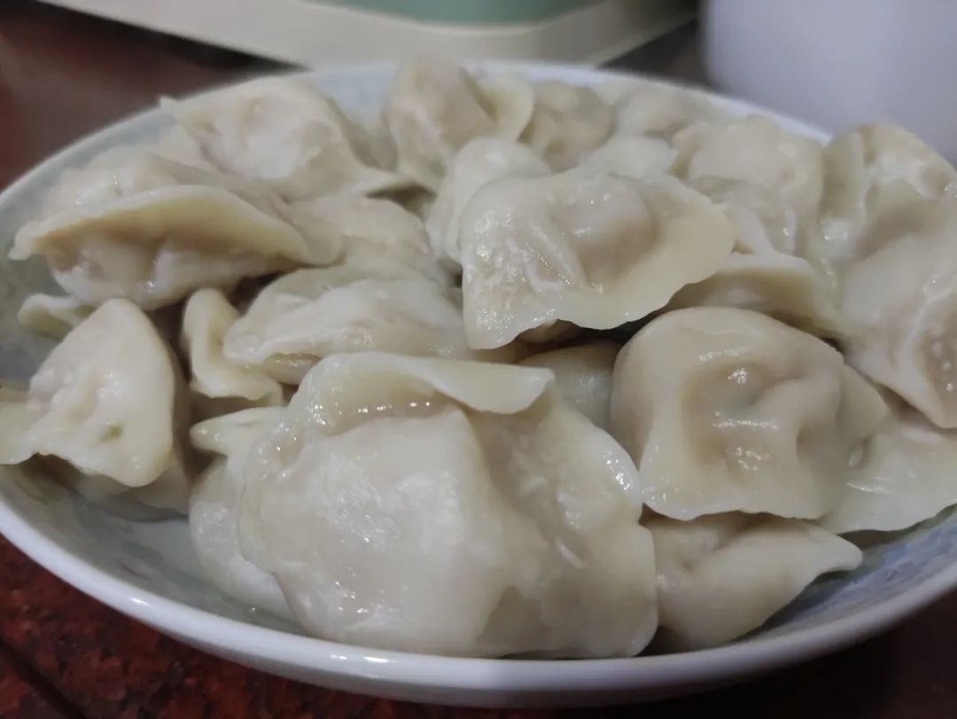 饺子包好后怎么放保鲜袋保存,饺子包好放冰箱冻在一块了怎么办