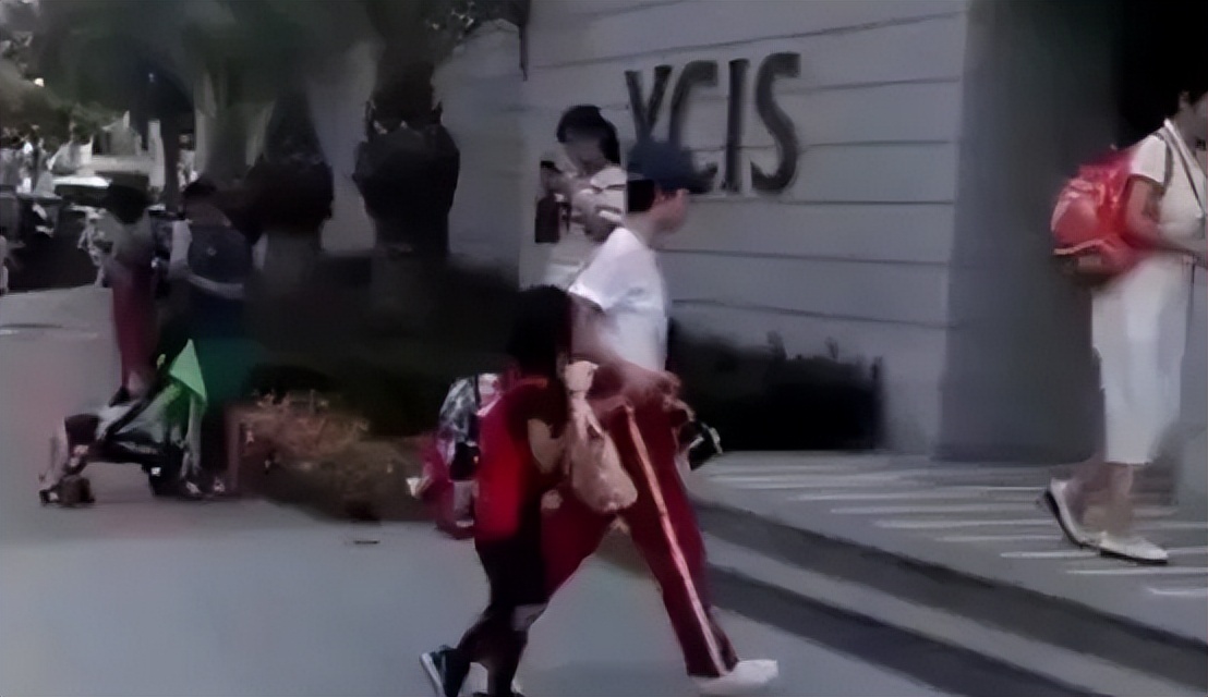 娱乐圈送娃,明星带小孩上学