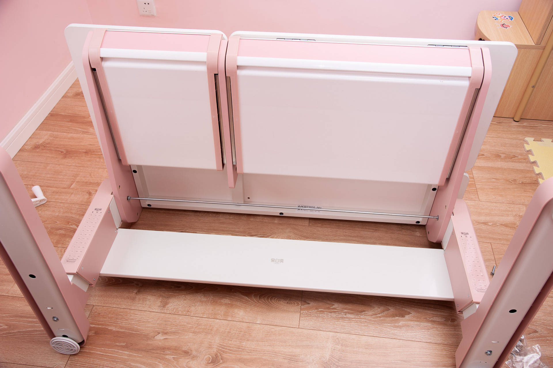 黑白调儿童桌椅——星空号评测帮助孩子养成良好坐姿习惯