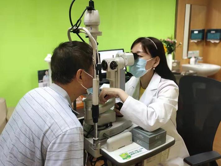 从“睁眼瞎”到正常视物——1600度超高度散光患者的视觉重建之路