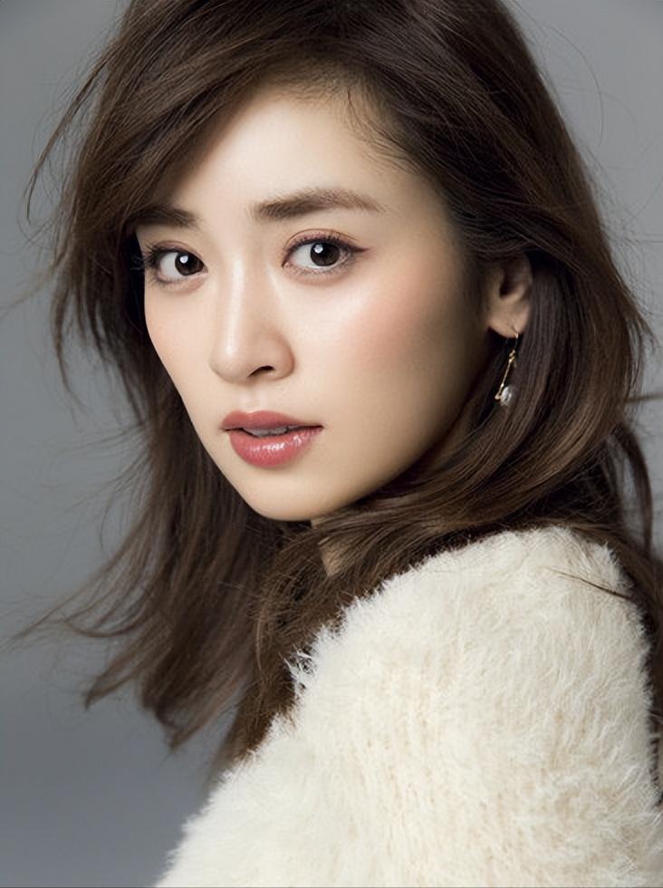 世界杯男足高颜值太太团,日本男足太太团亚洲杯