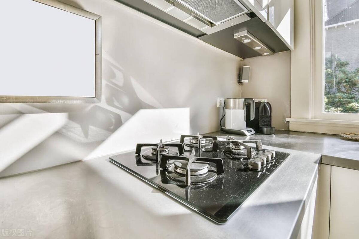 换了一个燃气灶花了1600元贵吗,换了几个煤气灶火还是很小