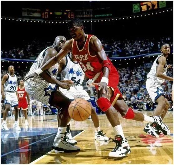 哈基姆奥拉朱旺梦幻脚步,哈基姆奥拉朱旺94夺冠之路