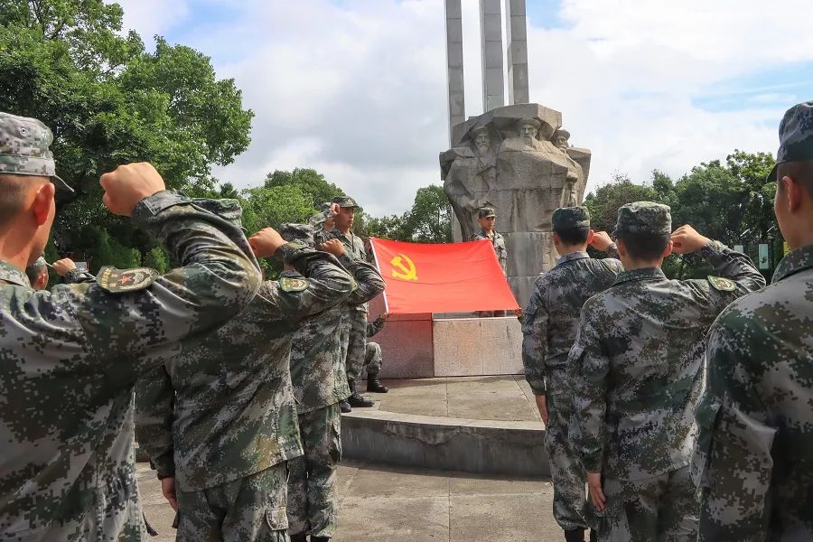 第71集团军：祝福伟大的*党**，跑出新时代奋斗强军的加速度