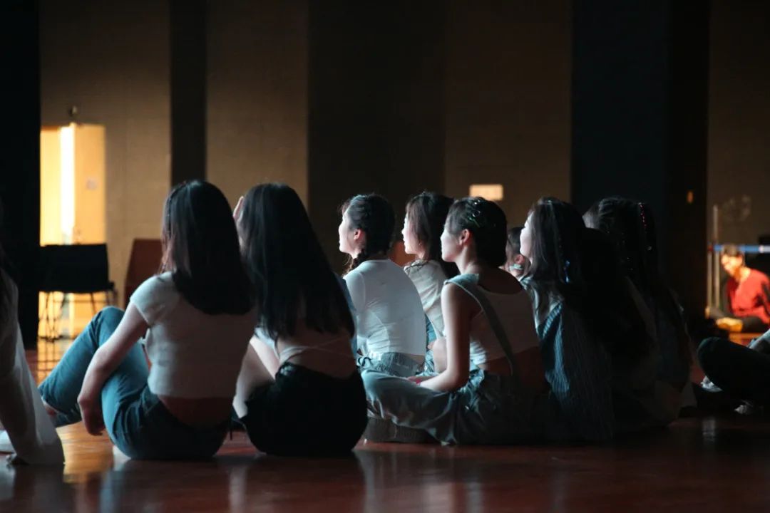 浠婂鑸炲姩,浠婂鑸炶捣鏉ュ箍鍦鸿垶