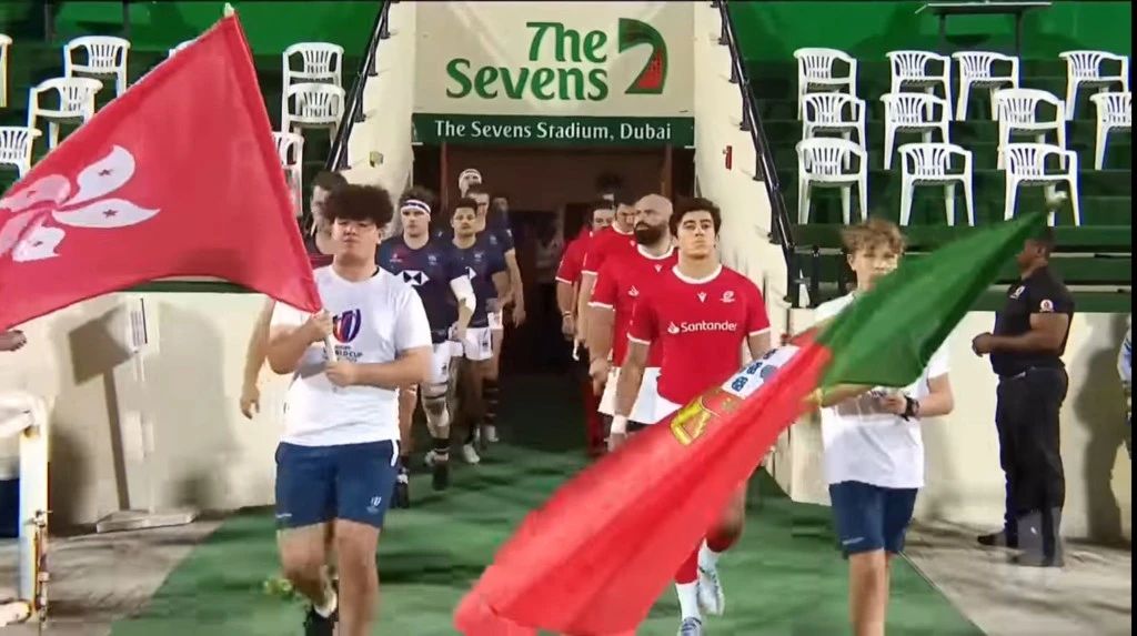 串谋*辱侮***歌国**!香港接连出现播错或标错*歌国**,冰冻三日非一日之寒