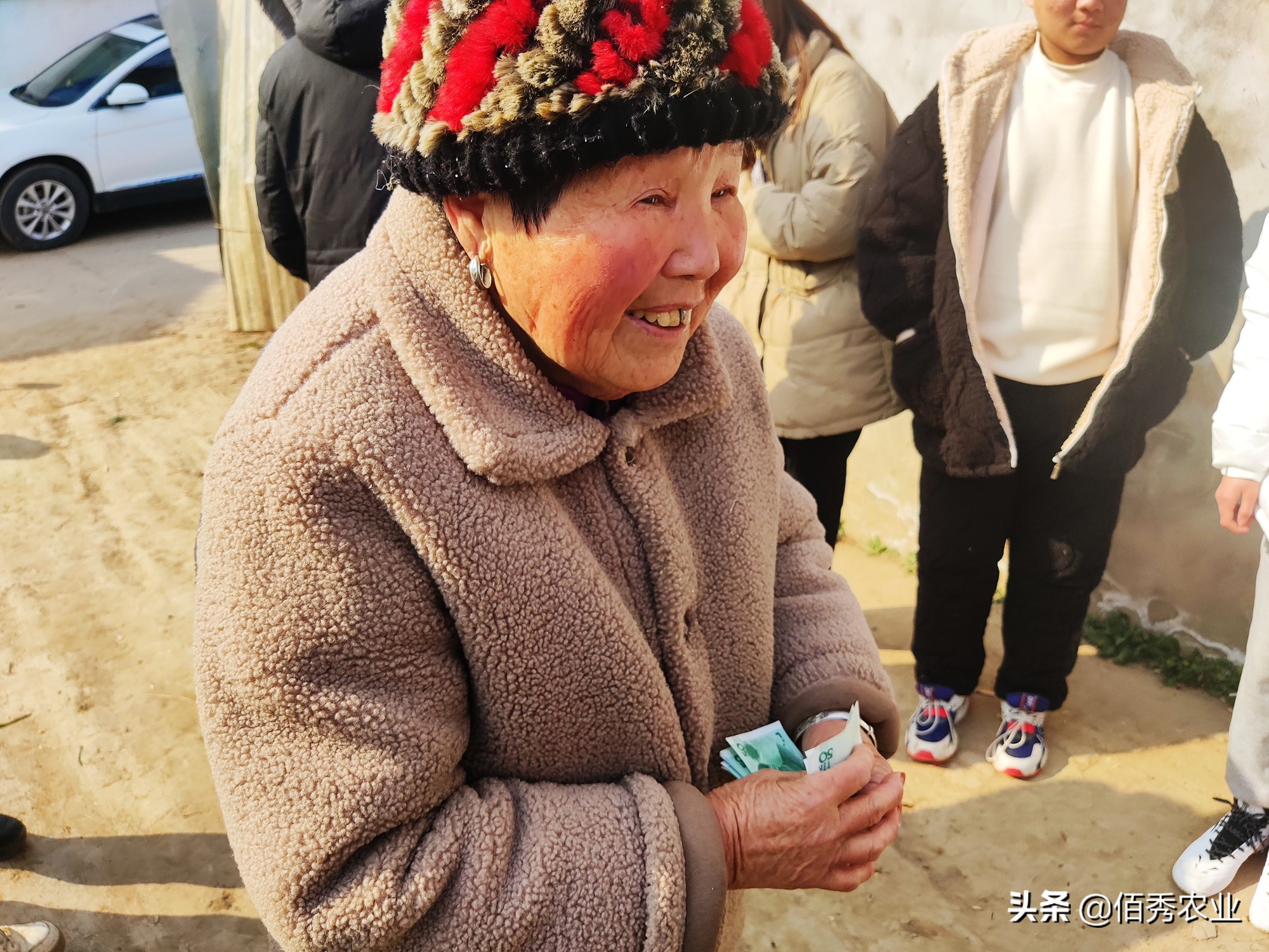 农村养老有压力，专家建议提高养老金，“安徽模式”值得探讨