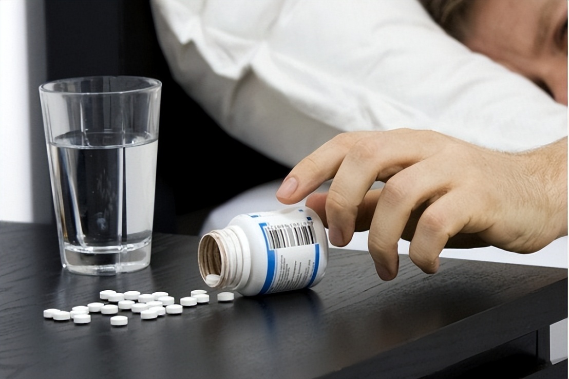 “*眠药安**自杀”没有痛苦？吞下100片*眠药安**后，身体会怎么样？