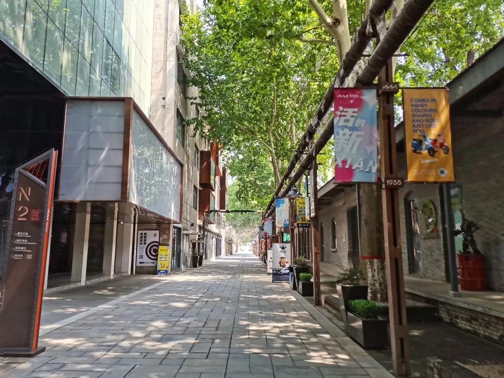 300平低成本厂房改造网红店,3000平方厂房改造网红店