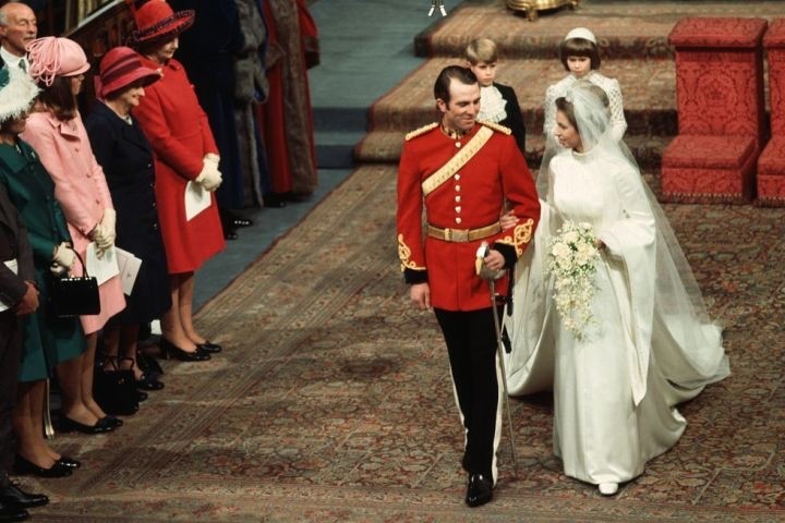 查尔斯和安妮公主兄妹情深,安妮公主和菲利普亲王小时候