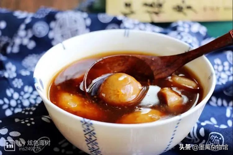 有一种植物浑身都是刺,形似芋头的有毒植物