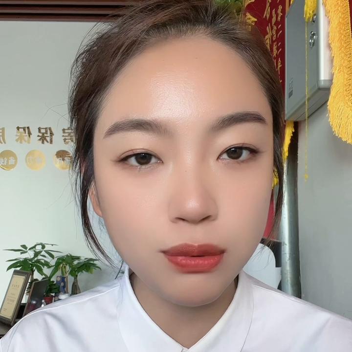 你一定要记住社会很残酷的句子,这个社会很现实一切靠自己