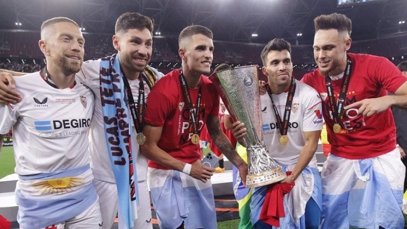 被犯规穆里尼奥气急败坏,穆里尼奥抱怨裁判被红牌罚下