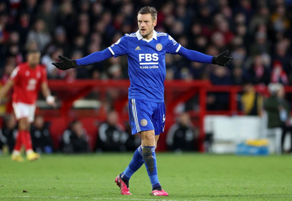 莱斯特城踢一个赛季英超又降级,莱斯特城逆袭夺冠