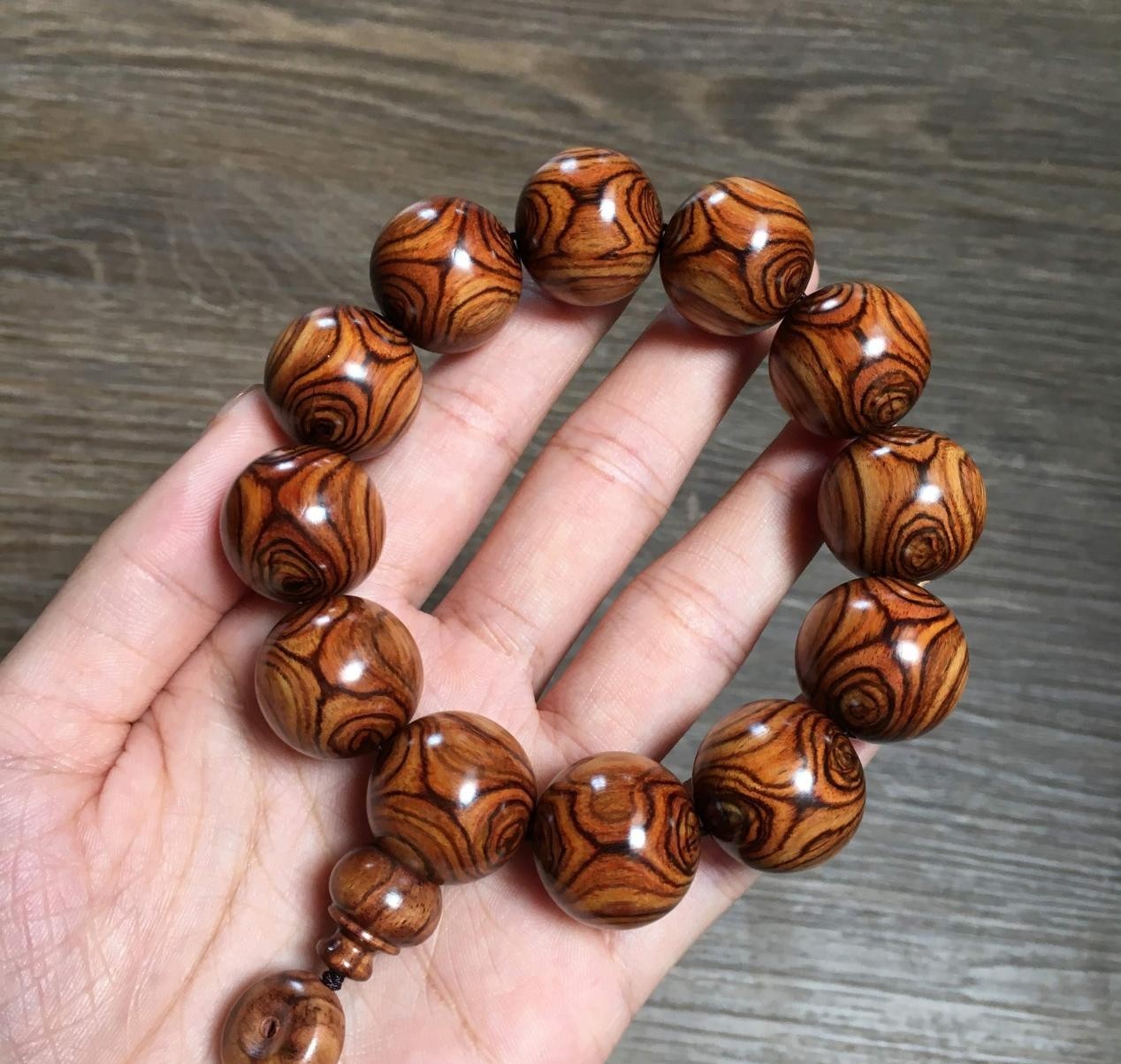 文玩手串材质推荐,新手如何选择文玩手串