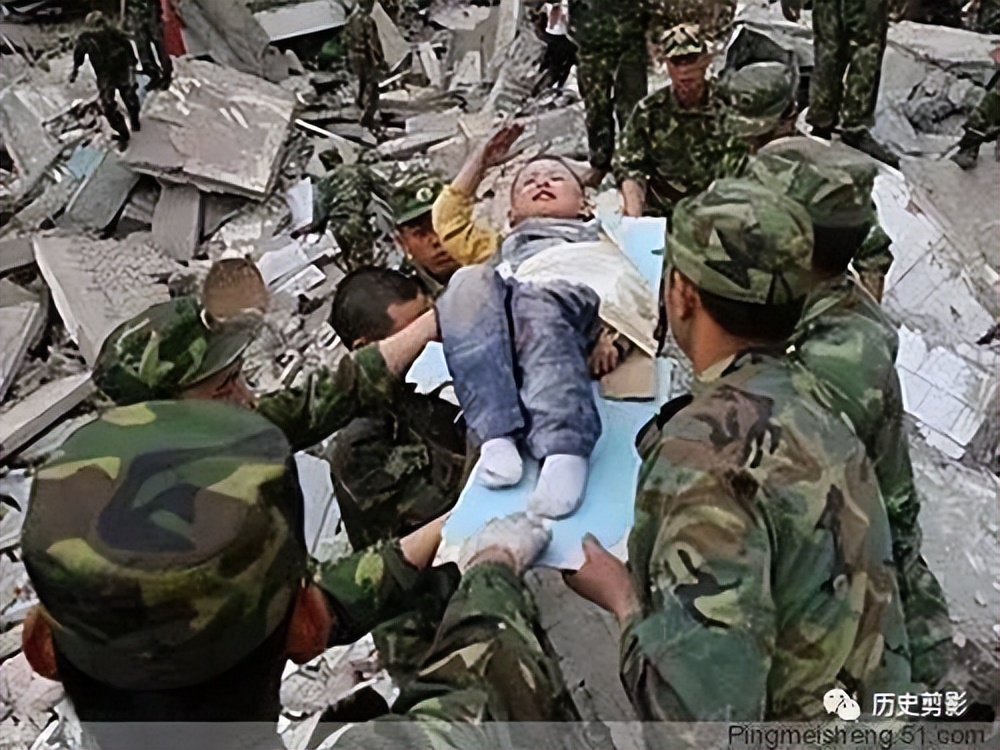 汶川地震15周年：100张照片，100个让人泪流满面的瞬间