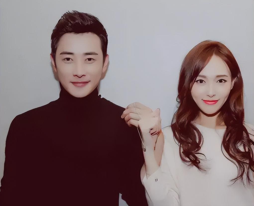 唐嫣用万元手机壳引巨大争议,唐嫣用4万块钱买一个手机壳