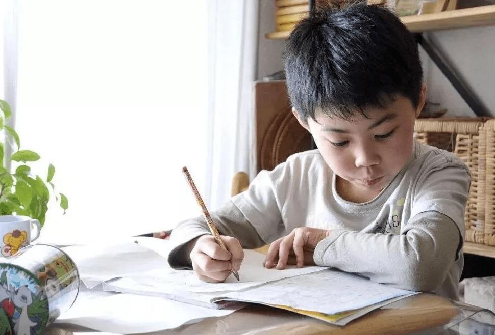 小学生学霸跟学渣的区别,学渣与学霸的区别儿童能看懂