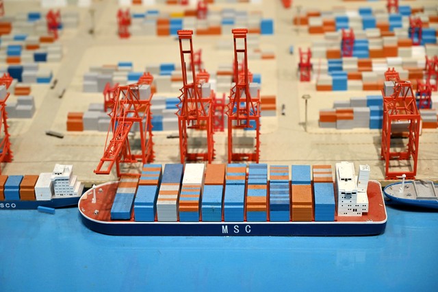 集装箱租赁市场价格,小型集装箱船租赁