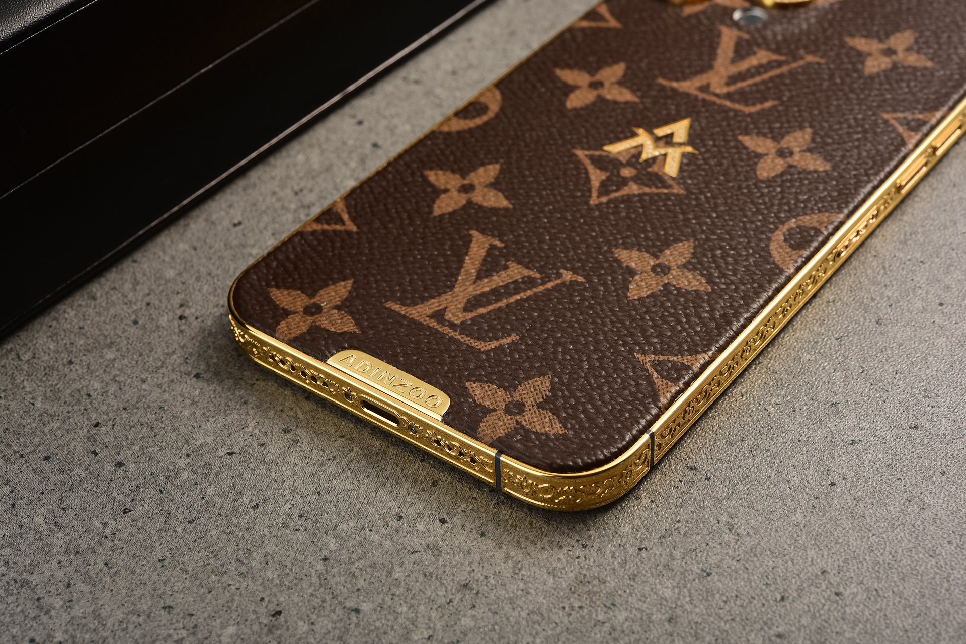 lv定制的iphone13pro价格,纯金打造的iphone13pro