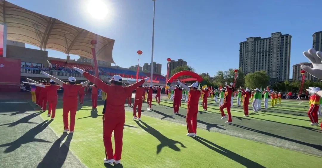 趣味运动会骑毛毛虫,骑毛毛虫趣味赛