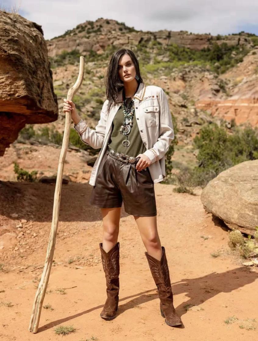 优雅短靴怎么搭配好看,冬季尖头骑士短靴怎么搭配好看