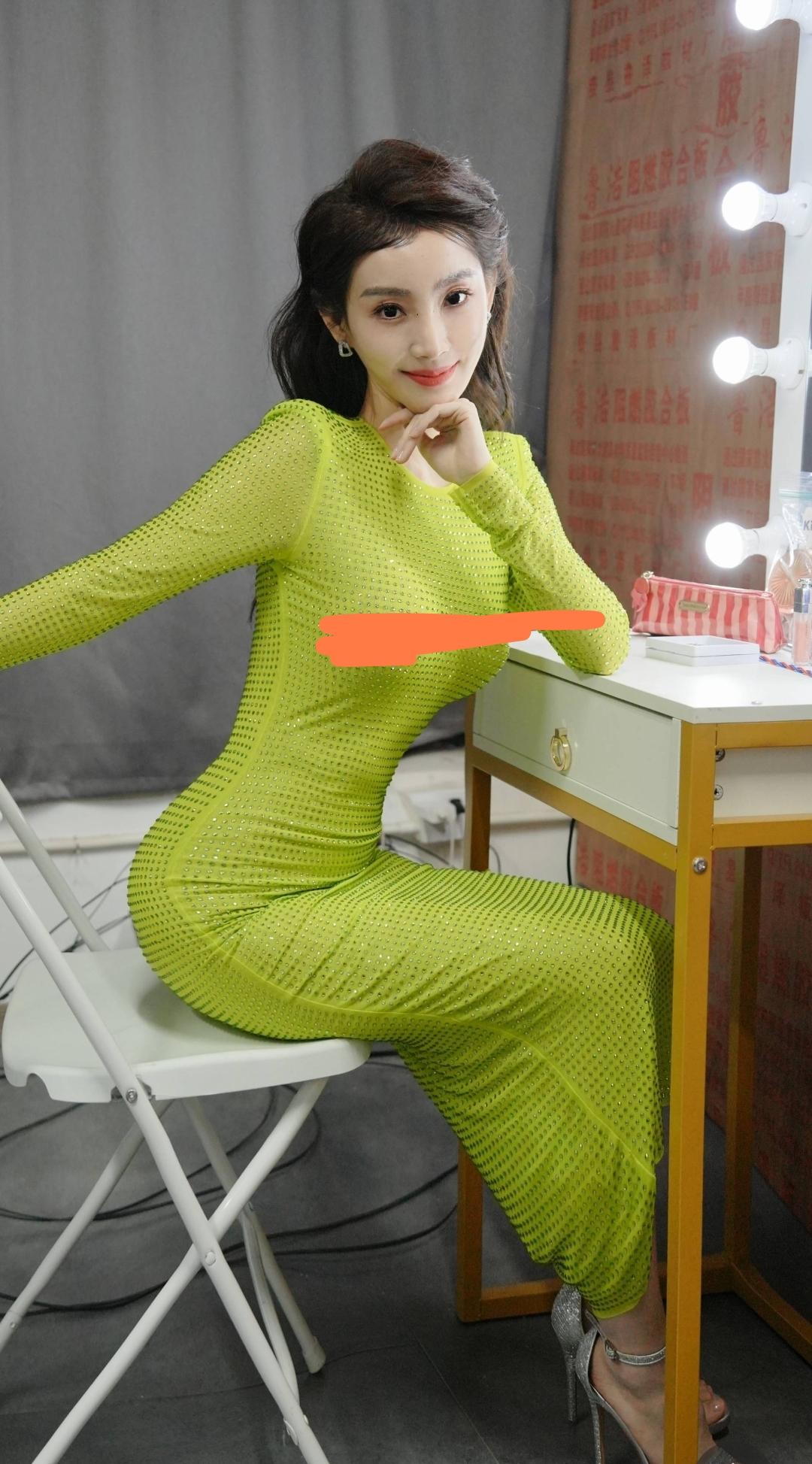 马卉回应疑似不雅图片,马卉就直播露出不雅画面致歉