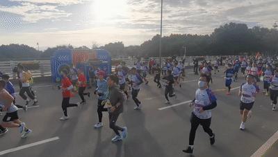 林丹领跑古田半马,林丹横跨半场点杀