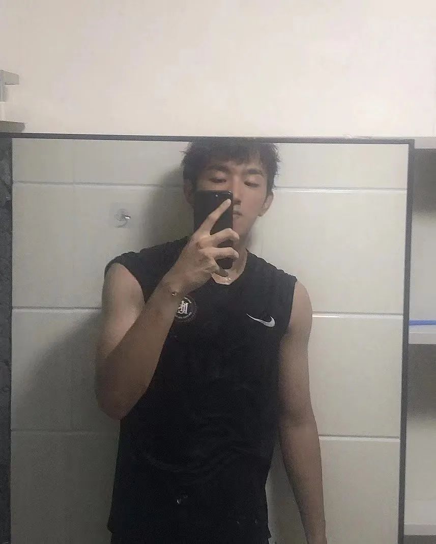 足球少年逐梦百年,足球少年征战绿茵