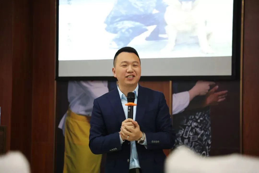 舞爪卤味休闲食品引领卤味新潮流,舞爪卤味加盟店多少钱