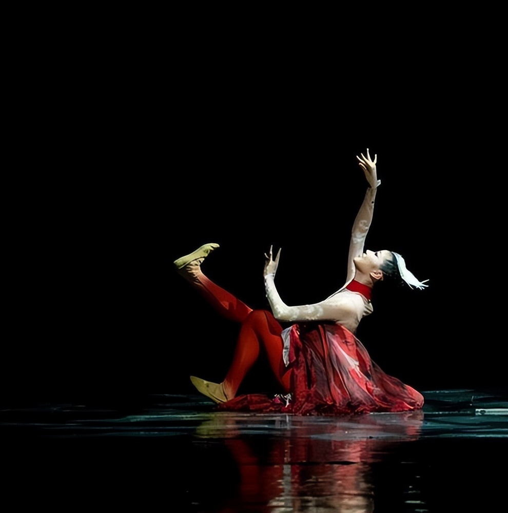 印度古典舞蹈的审美特征,中国印度舞蹈对比