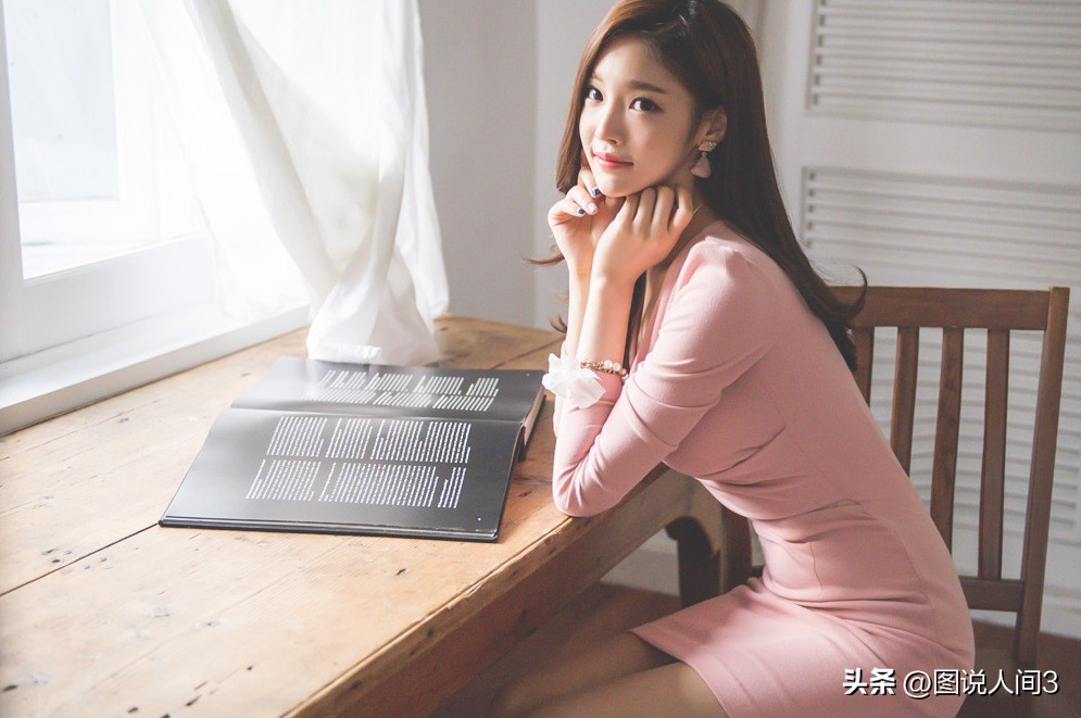 朴正允黄色裙子,朴正允黑色毛衣裙