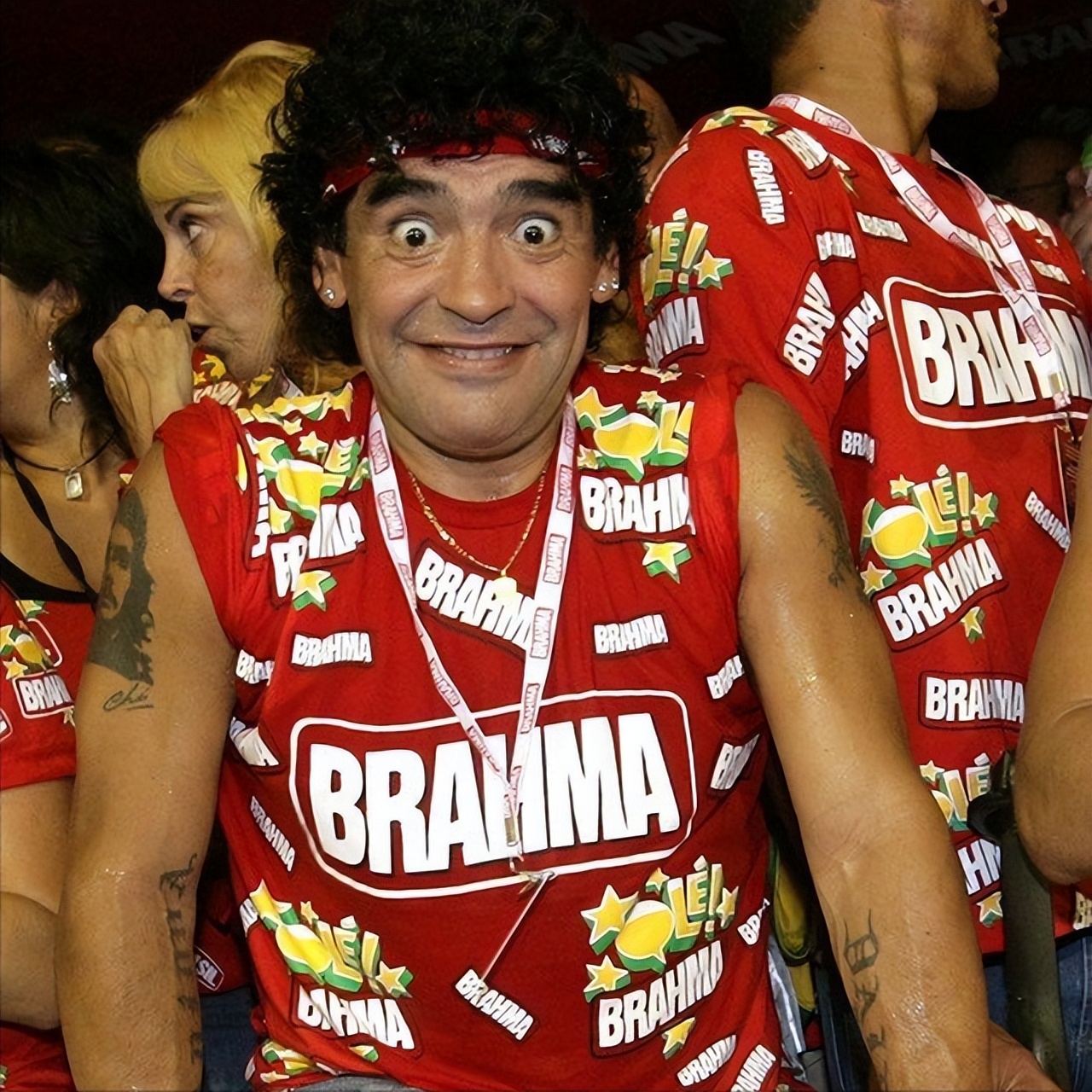 殴打球迷,殴打球迷的足球球员