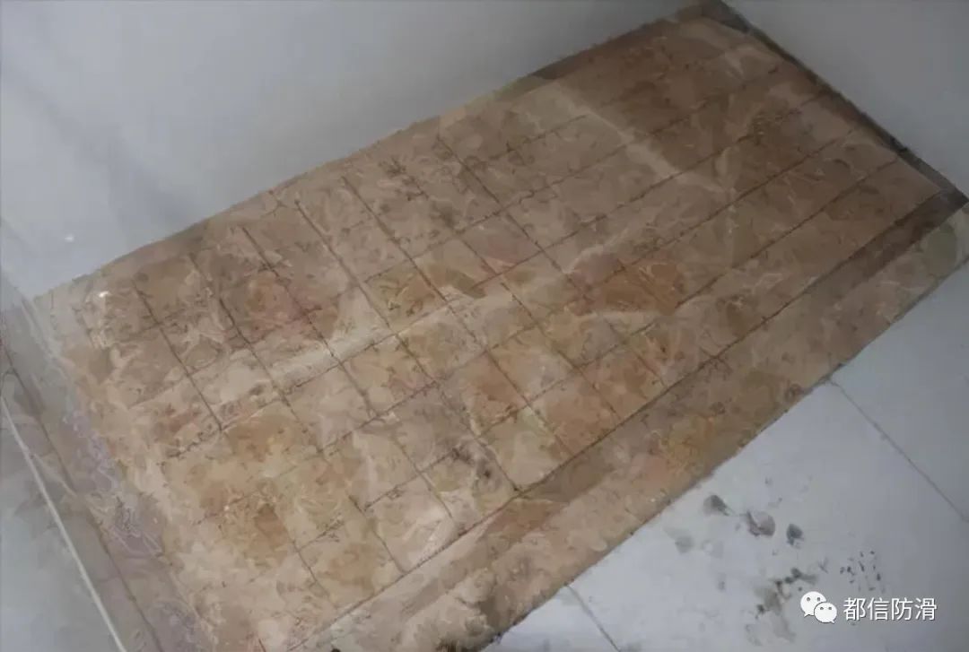 地板防滑处理的方法有哪些,地面滑有什么办法防滑