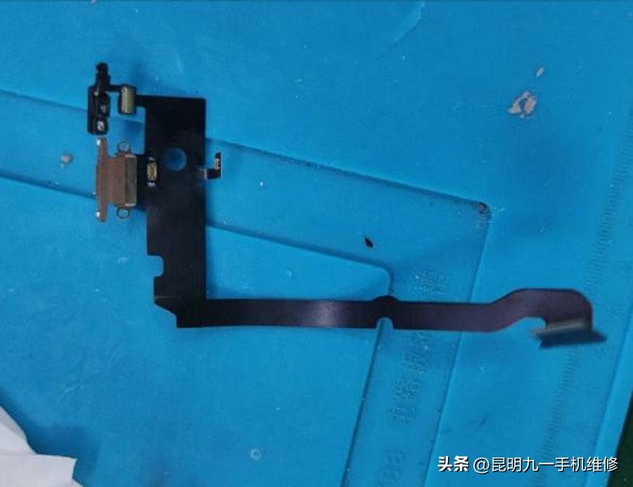 数据线进水了充不了电怎么办,苹果手机进水充不进电怎么办