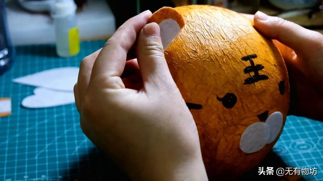 该怎么用纸做虎年灯笼,以虎年为主题的精美灯笼教程