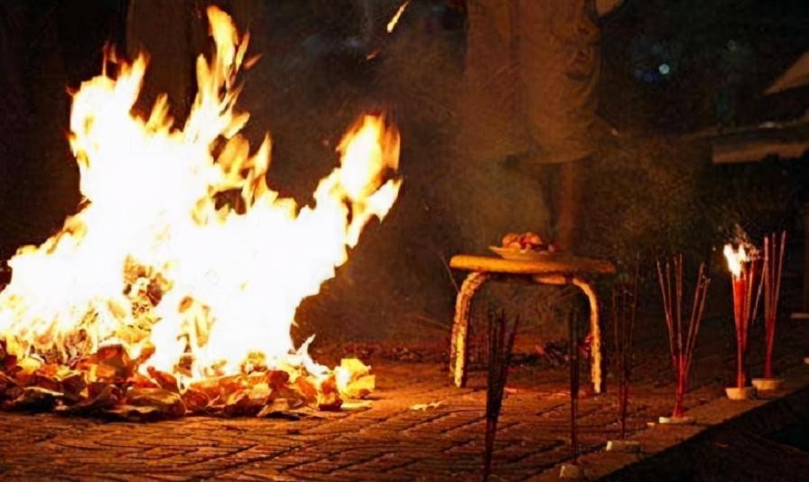 人死后什么时候开始烧纸,俗语说的是人死后为什么要烧纸