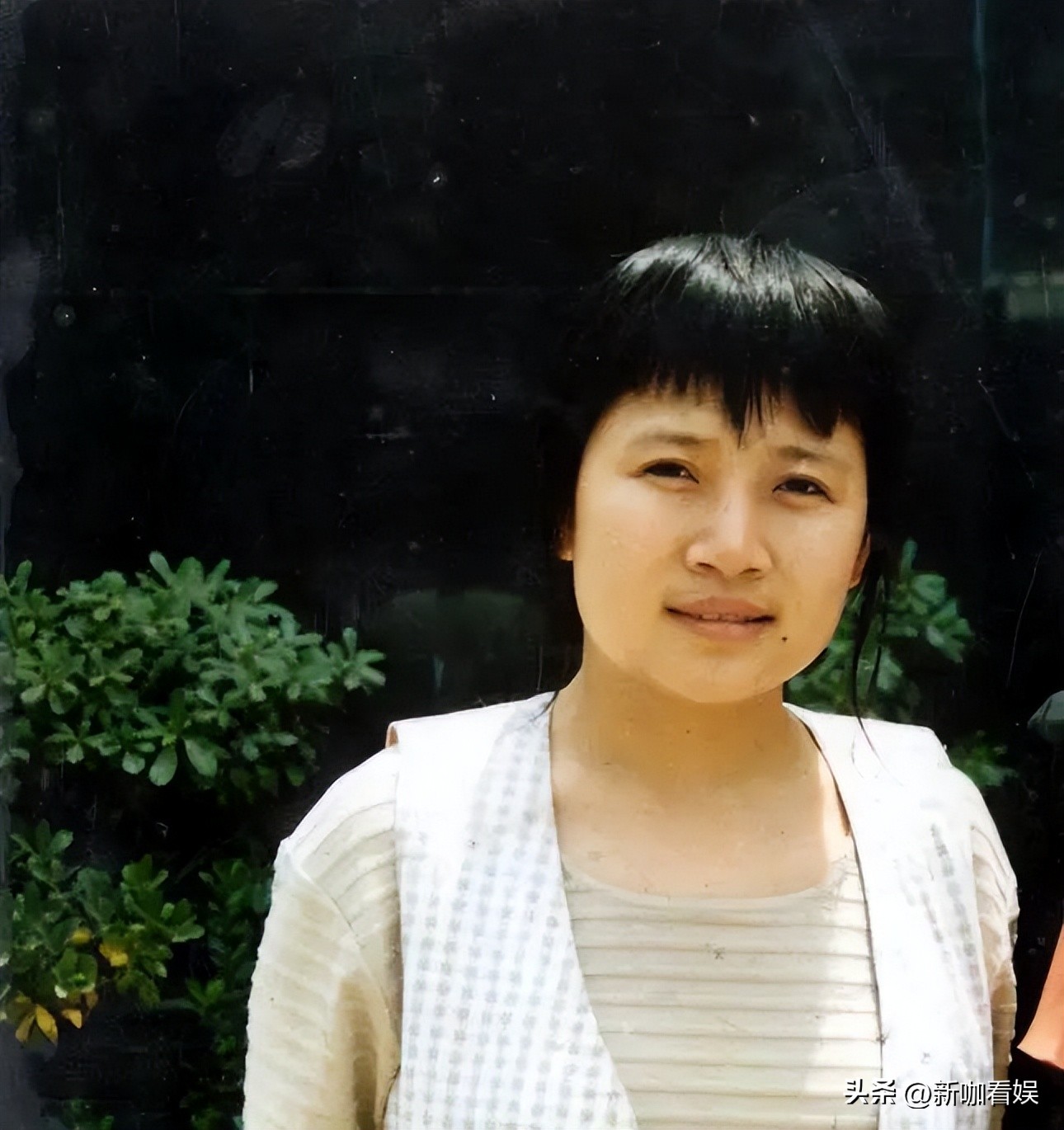 歌手李娜出家后还俗了吗,歌手李娜当年为什么出家