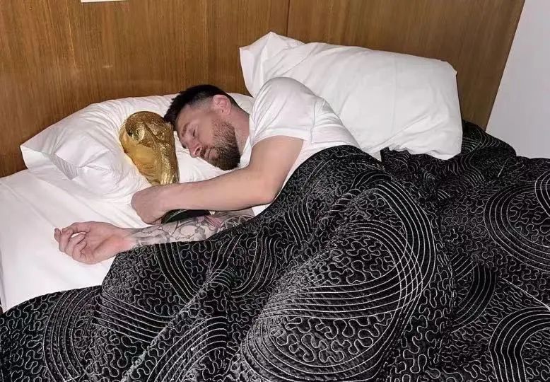 狂揽300亿！老男人梅西，为何能让中国男人集体失眠？