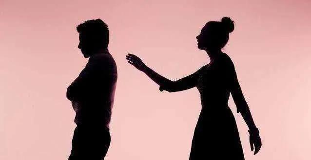 夫妻长期两地分居怎么挽回,夫妻两地分居多久可以自动离婚