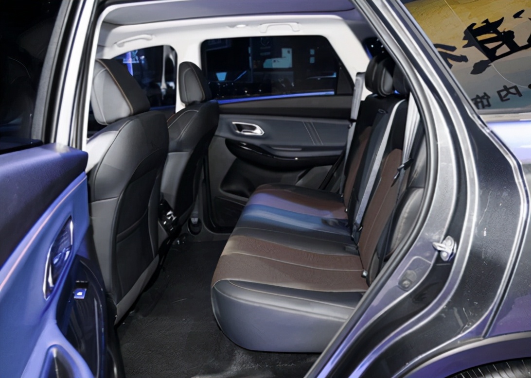 长安欧尚x7plus沉浸式风光体验,长安欧尚x7plus适合跑长途高速吗